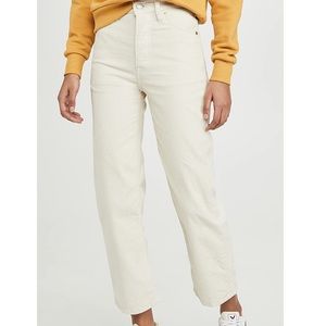 Levi’s ribcage straight cords